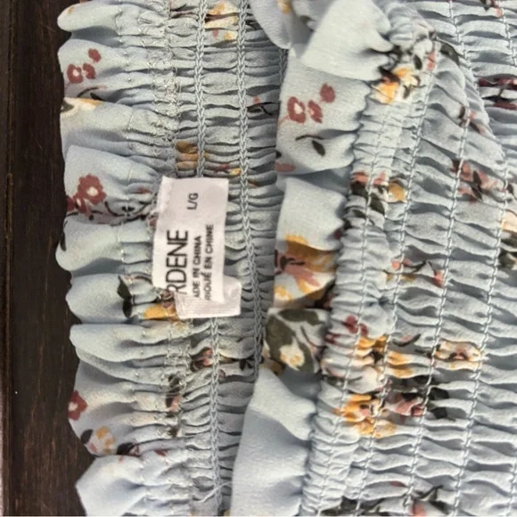 Ardene Blue Floral Smocked Blouse size L - Picture 5 of 7